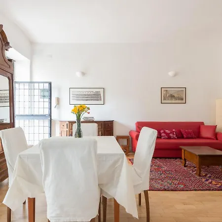 Colosseo Apartment *
